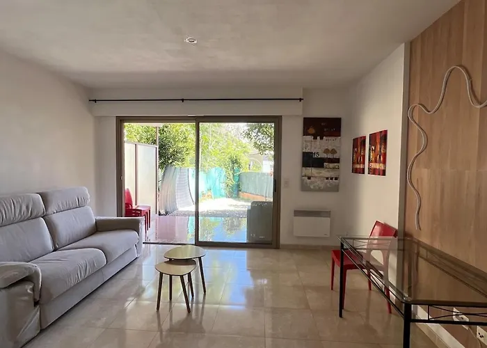 Grand Avec Terrace Et Parking