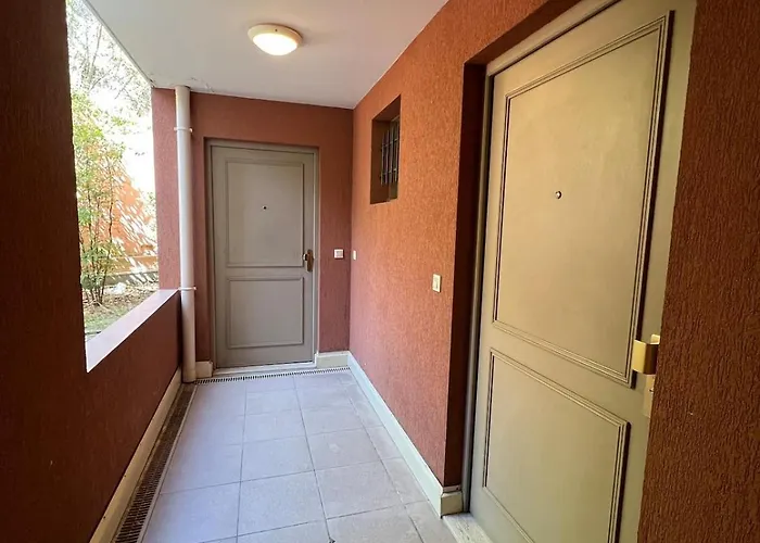 Grand Avec Terrace Et Parking Apartment